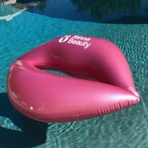 Lisa Rinna Beauty Cosmetics Lip Large Pink Lips PVC Pool Float Brand New
